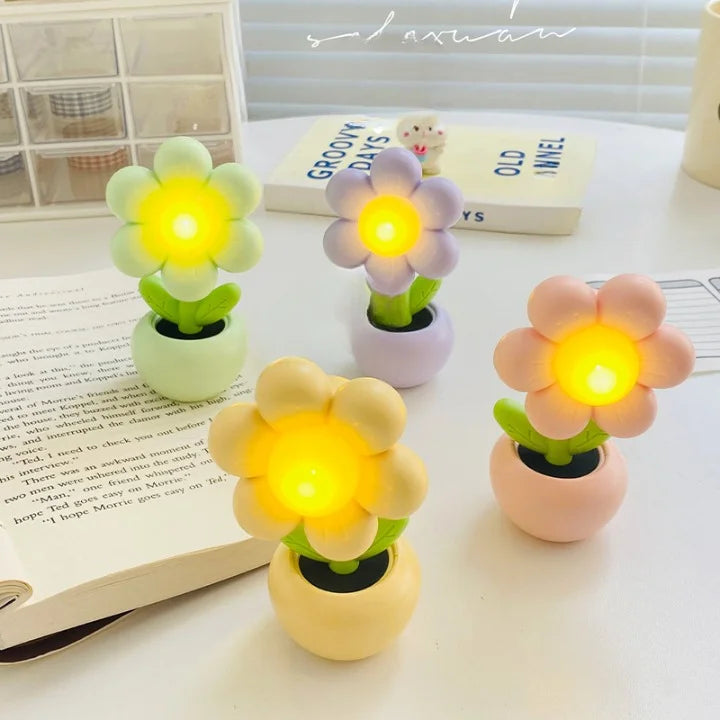 Daisy Flower Pot Mini Desk Lamp