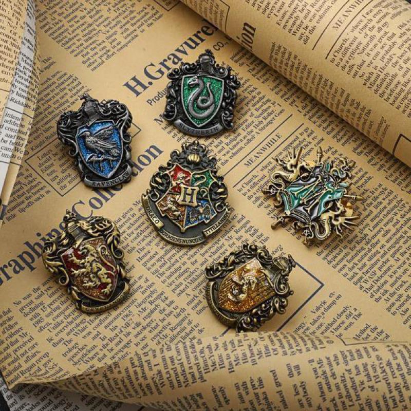 Enamelpinharrypotterseries#harrypotterpin#Lapelpin#Cuteenamelpin#Animalenamelpin#Vintageenamelpin#Popcultureenamelpin#Customenamelpin#Enamelpinset#Hardenamelpin#Softenamelpin#Enamelpincollection#Enamelpindisplay#Enamelpinaccessories#Enamelpinbacking#hardenamel#pinbadge#pinscollection