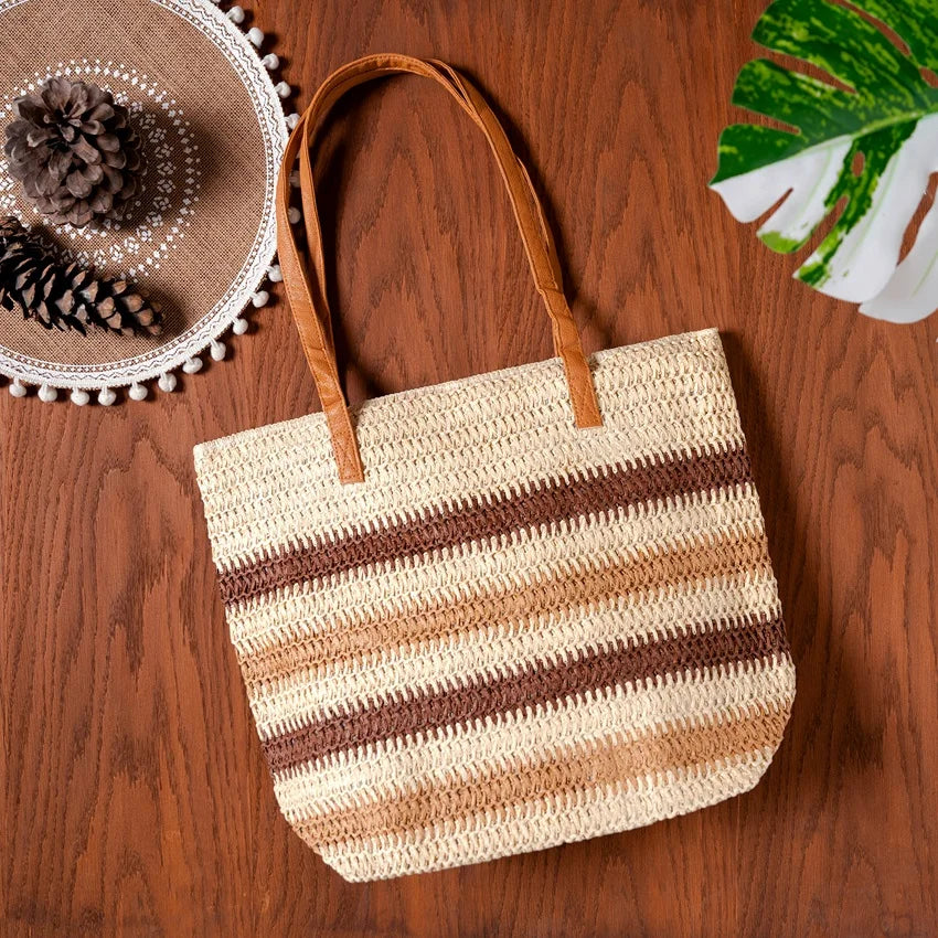 Straw Beach Shoulder n Tote Bag